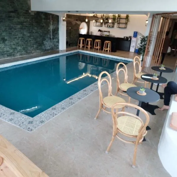 Beds & Friends Hostel Mactan with Pool and Bar, hotel v destinaci Mactan