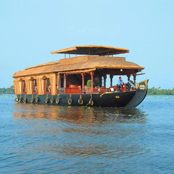 Sterling Houseboats Lake Palace, Alleppey, hotel in Alleppey
