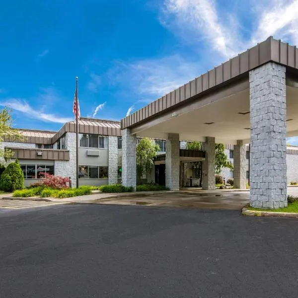 Clarion Pointe Jamestown - Falconer, hotel in Jamestown