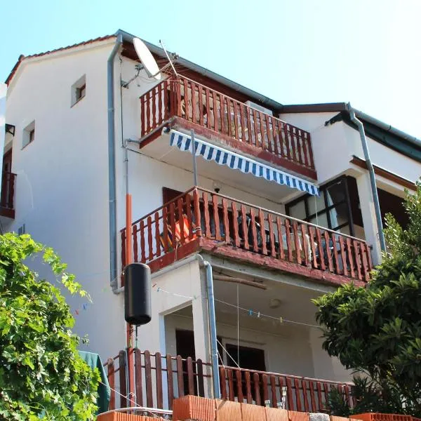 APARTMANI JADRANKA s pogledom na more, hotel v destinaci Tisno