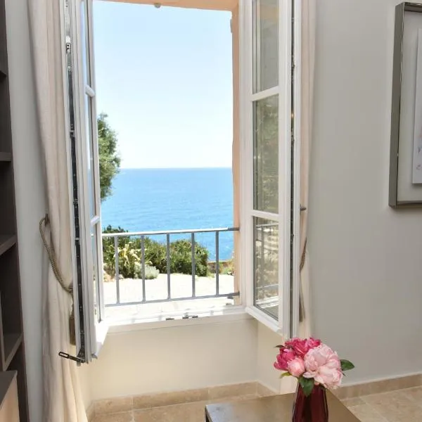 PICASSO by the sea Luxurious design house sea view old Antibes for 6, hotel v destinaci Antibes