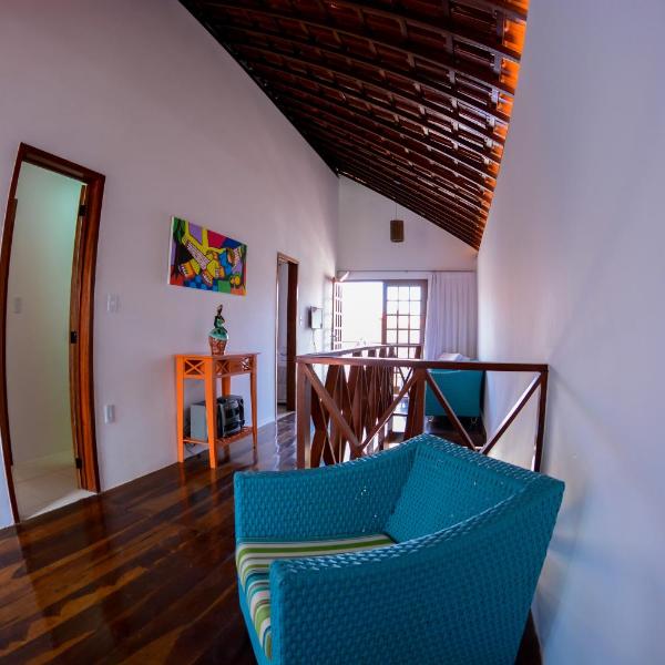 Linda casa com 5 quartos, a poucos metros da praia - Foto 5