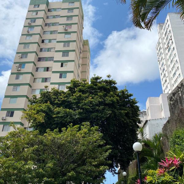 Apartamento perto de tudo em condomínio fechado.