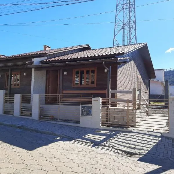 Águia Dourada Hospedagem Casa 02, hotel in Bom Jardim da Serra