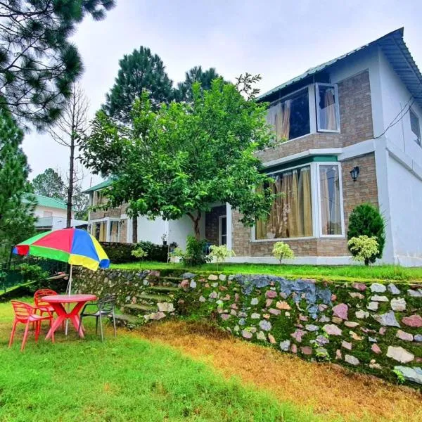 Blue Pine Orchards - Villas, hotel in Lansdowne