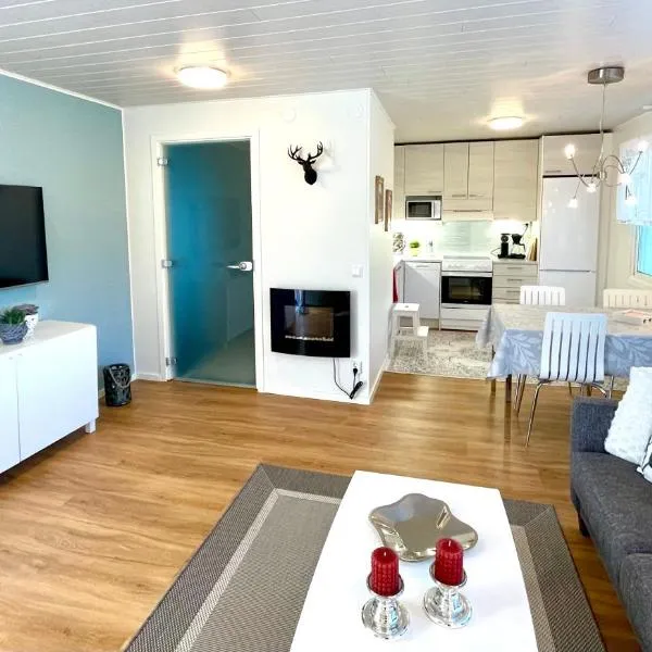 Cozy renovated house with a lot of parking space., hotel in Seskarö