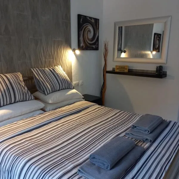 Caleta Holiday Bungalow, hotel in Caleta De Fuste