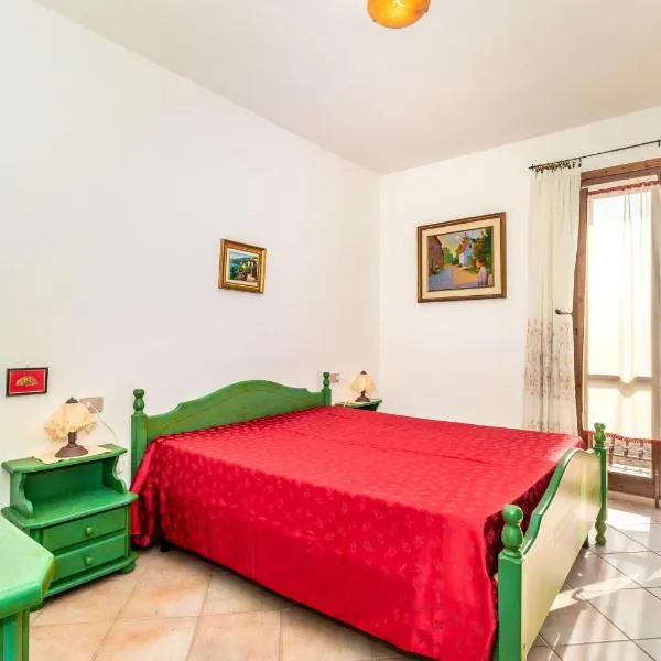 Appartamento Azalea, hotel in Valledoria