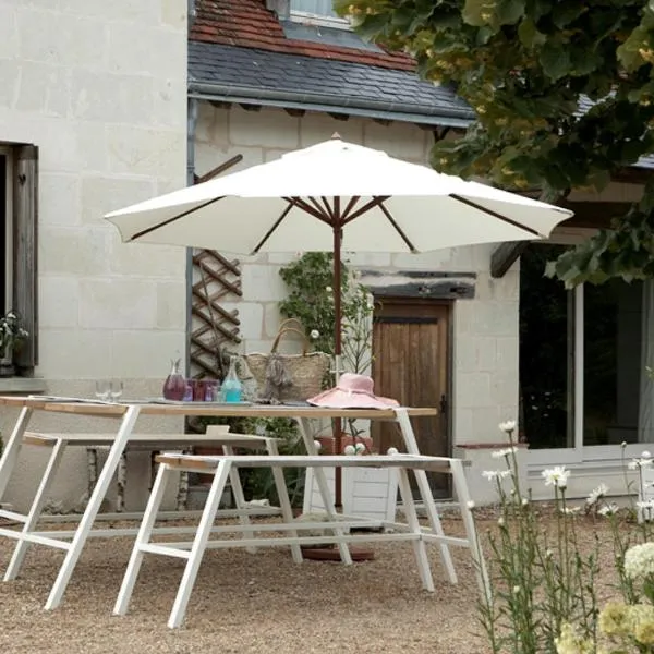 Une Maison, Un Jardin, hotell sihtkohas Berthenay