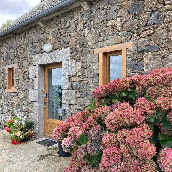 Petite maison de campagne, Hotel in Plouëc-du-Trieux