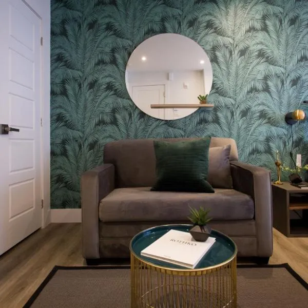 6768 - 204 · Sunny Green Palms Mini Studio by Denstays, hotel din Montréal