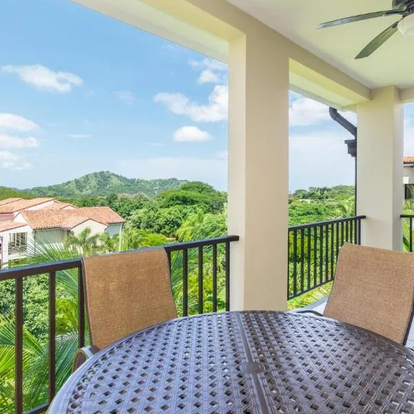 Renovated Condo in High-End Resort Community with Spectacular Mountain Views, Modern Design, and Beach Club Access, hotel v destinaci Coco