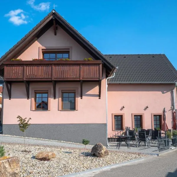 Penzion Villa Alena, hotel ve Velkých Bílovicích