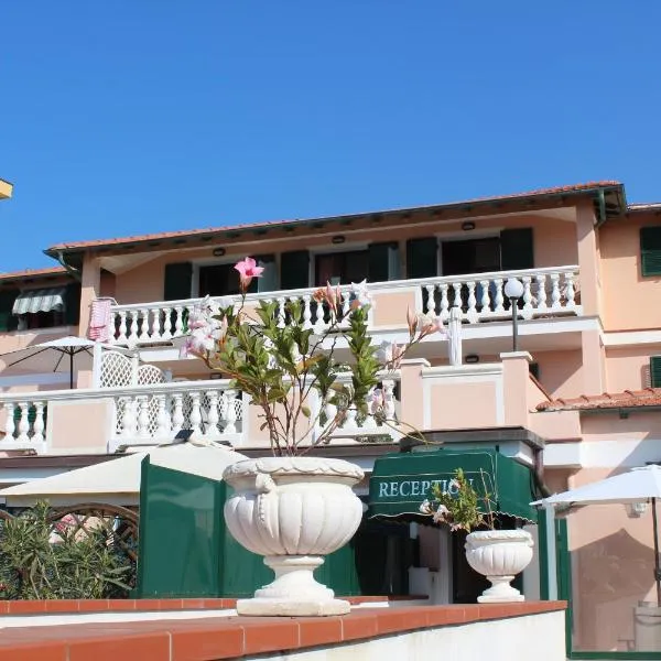 Del Prado, hotel Riva Liguréban