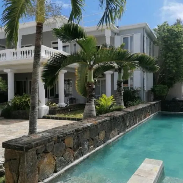 Luxury Villa L'ile Maurice, hotel in Pointe aux Cannoniers