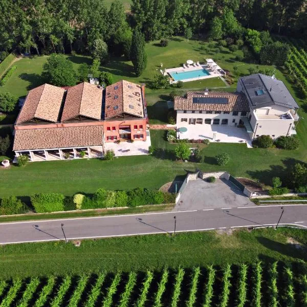 Agriturismo Villa Almè, hotel v destinaci Cornarè