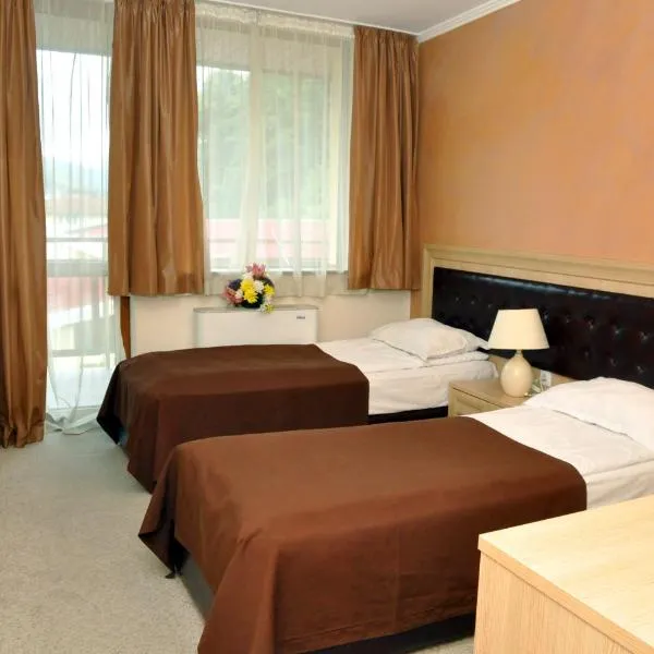 Olymp Hotel、テテヴェンのホテル