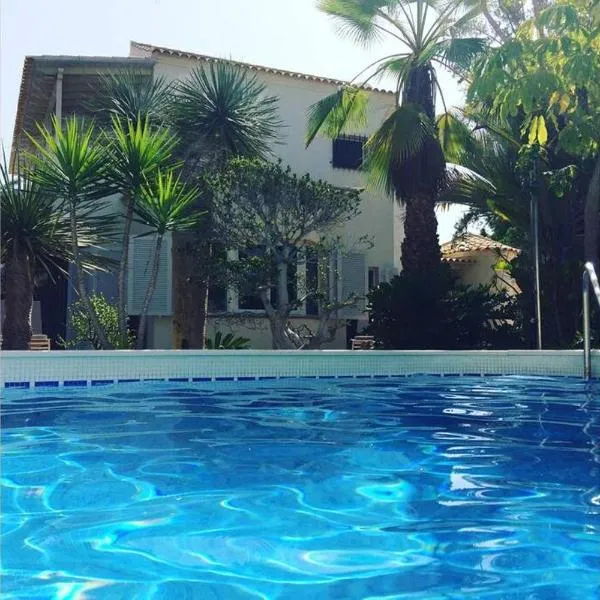 Villa Luis, hotel in Playa de las Americas