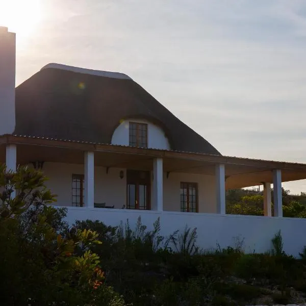 Fynbos House at Kransfontein Estate, hotel di Stilbaai