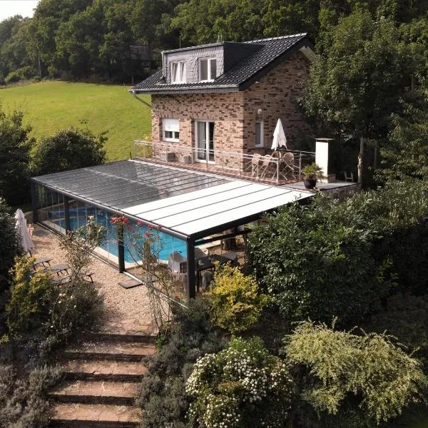 Wellness Apartments Sophienhöhe AM POOL、メッヒャーニッヒのホテル