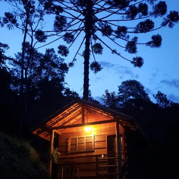 Chalés Canto do Pavão, hotel v destinácii Visconde De Maua