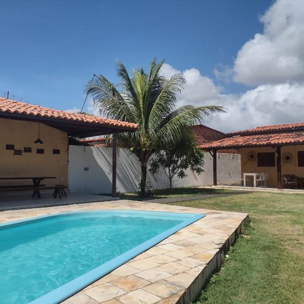 casasveraneio , Barra de são Miguel casa com 4 quartos sendo 2 suítes,todos com ar condicionado, 300 m da praia, 5 minutos praia das conchas e 10 do gunga! Área de lazer com piscina de 10 m churrasqueira e freezer!a melhor! - Foto 4