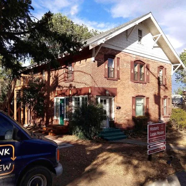Bunk & Brew Historic Lucas House - Hostel, hotel v destinaci Bend