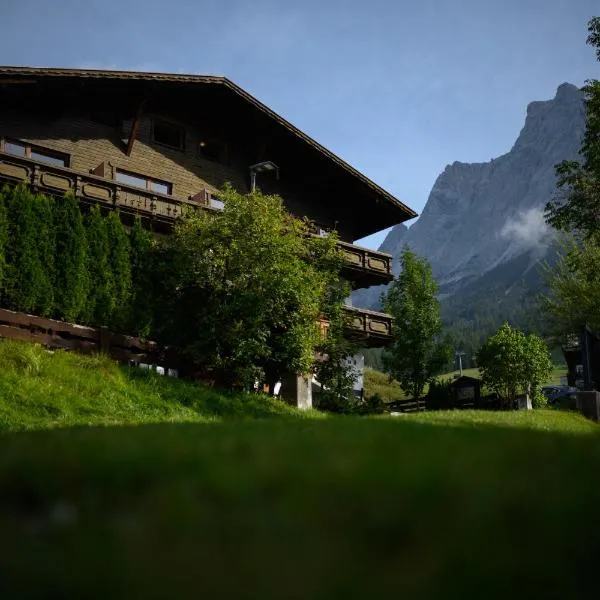 Sonnenburg Hotel, hotel di Ehrwald