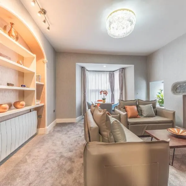 The Old Stamp House Retreat- Three En-suite Bedrooms Central Village Location, hotel v destinaci Ambleside