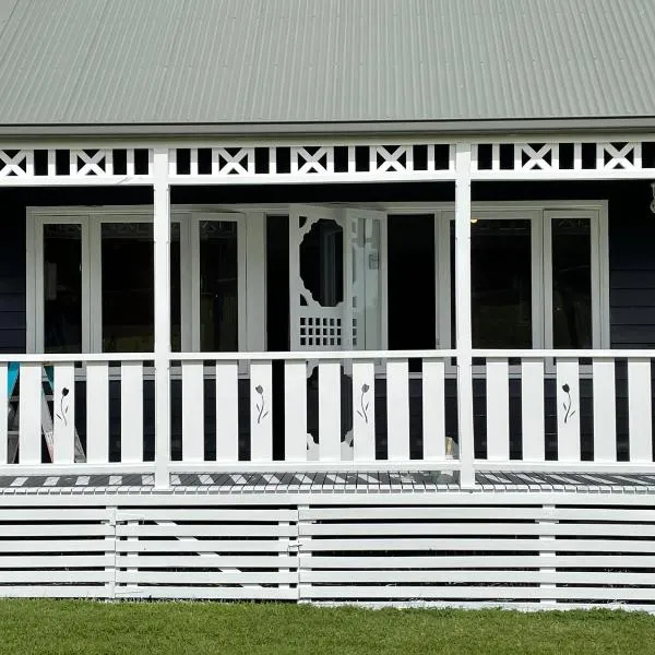 Sandpiper - charming beach villa, hotel v destinaci Port Fairy