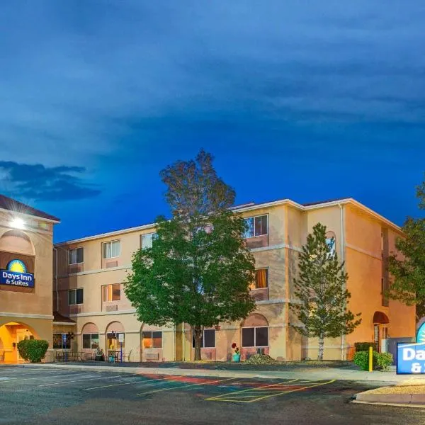 Days Inn & Suites by Wyndham Airport Albuquerque, hotel in Albuquerque