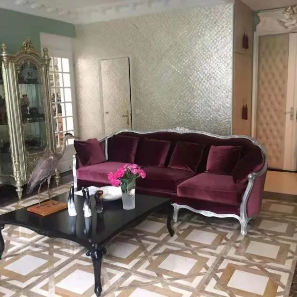 Appart luxueux 3+1 pcs avec jardin à 3 km de Paris, hotel em Sèvres