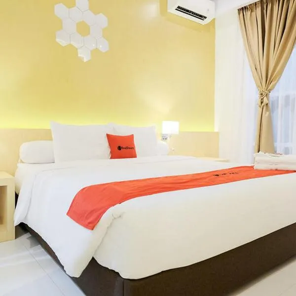 RedDoorz Plus Syariah near Museum Lampung, hotel di Kedaton