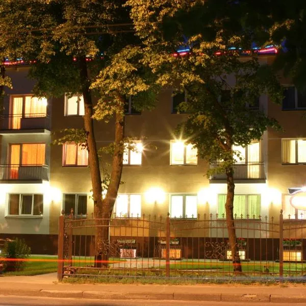 Tvirtovė – hotel w mieście Vaivadiškės