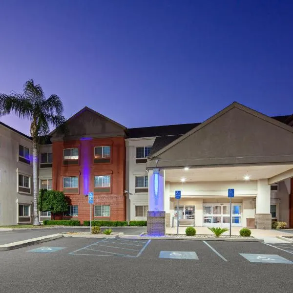 Holiday Inn Express & Suites - Tulare, an IHG Hotel, hotel en Corcoran