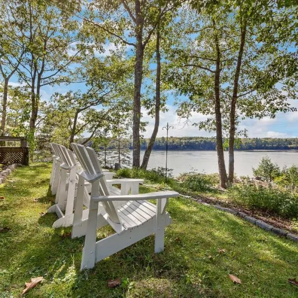 JCR Taunton Bay Hideaway home, hotel in Sullivan