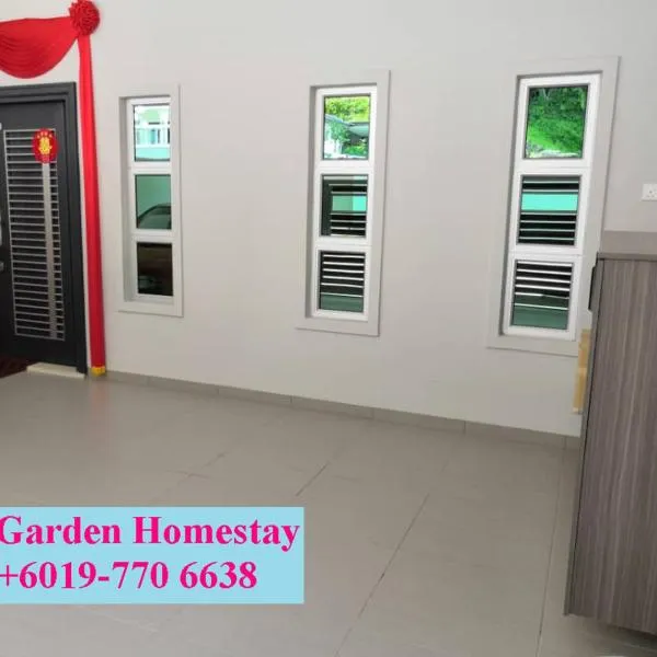 T'Garden HomeStay, hotel in Parit Kadir