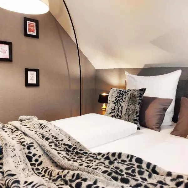 Select-Home 1 - Wellnesshaus Sandmühle - mit privater Sauna, hotel in Bruck in der Oberpfalz