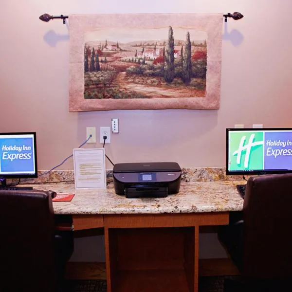 Holiday Inn Express Hotel & Suites Pierre-Fort Pierre by IHG, hotell i Fort Pierre