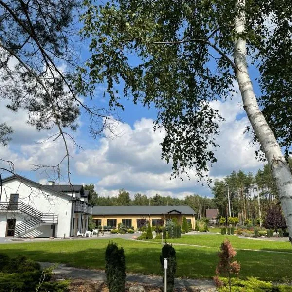 ZIELONA19 NOCLEGI, hotel in Zielonka