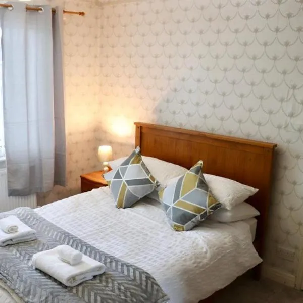 EXQUISITE FOLK VICTORIAN ONE-BED HOUSE:, hotel a Leeds