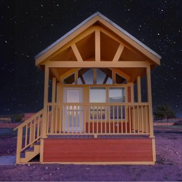 076 Tiny Home nr Grand Canyon South Rim Sleeps 8, hotel in Valle