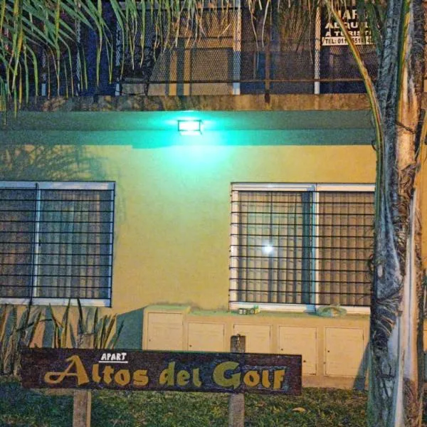 Apart Altos del Golf โรงแรมในโกลอน