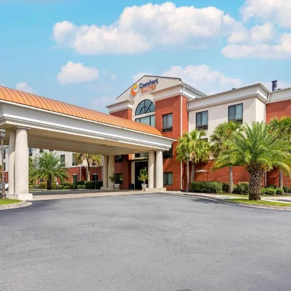 Comfort Suites Savannah North, hotel v destinaci Port Wentworth