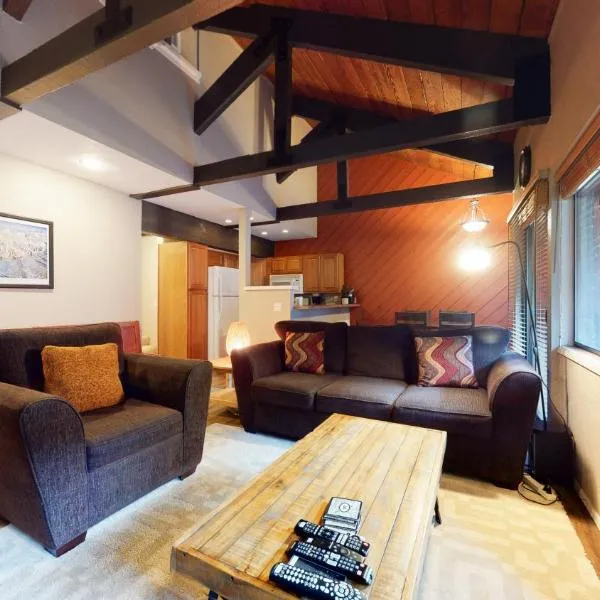 Bigwood #63 condo, hotel in Mammoth Lakes