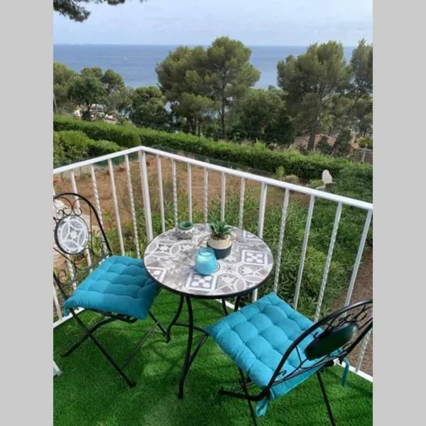 STUDIO VUE MER /PARKING PRIVATIF, hotel di Saint-Raphaël