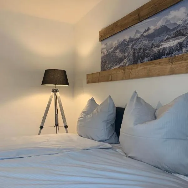 Bergsteiger Schlafplätze mit Parkplatz, ξενοδοχείο σε Haslach