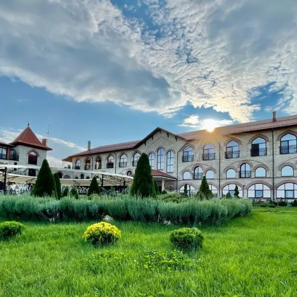 Старый Бастион, hotel in Mălăieşti