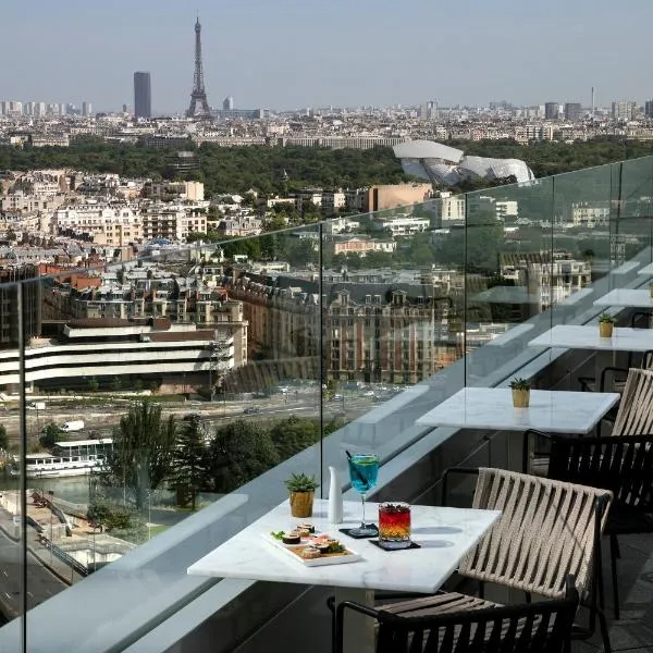 Melia Paris La Defense โรงแรมในกูร์เบอวัวร์