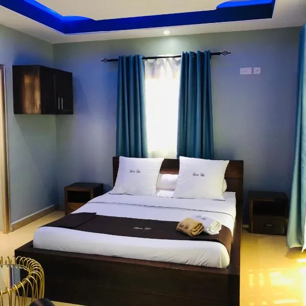 Human hotel Ivato, viešbutis mieste Ambohidratrimo